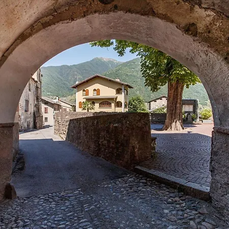 Il Como' Della Civetta - Taverna La Fenice - Bernina Express * Stazzona